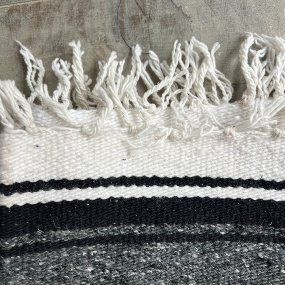 NWOT: Southwestern Inspired Woven Runner/Rug - Picture 7 of 7